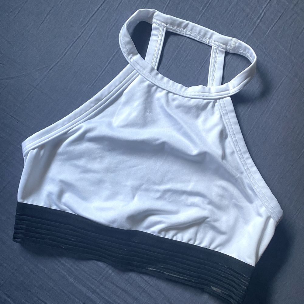 High-Neck Sports Bra